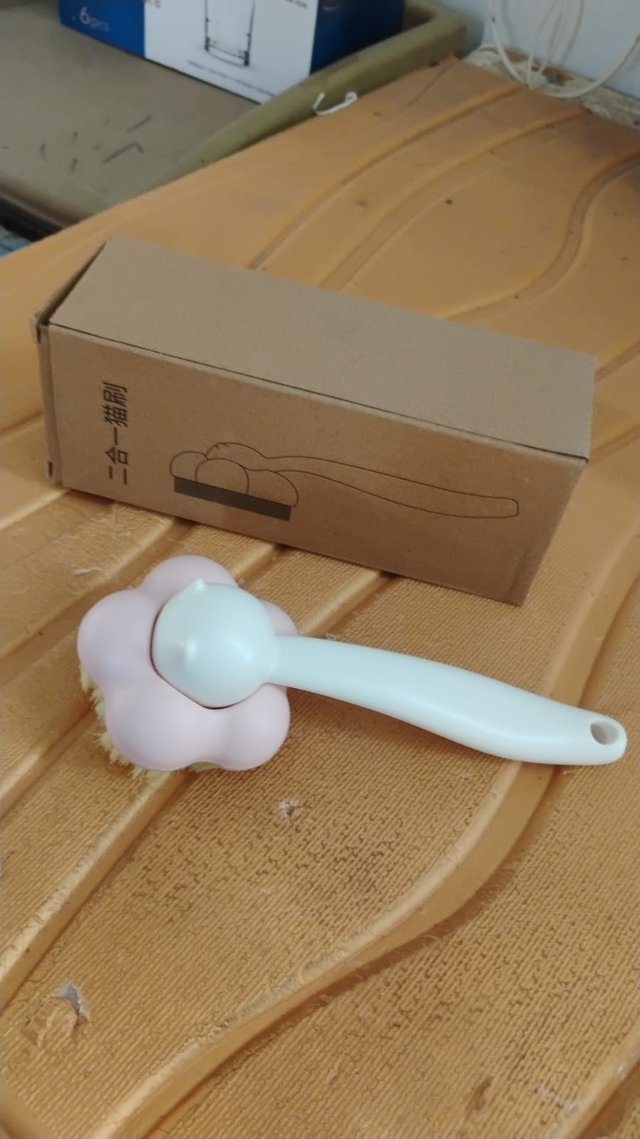 Soft Bristle Bath Brush with Long Handle (1 Pc)