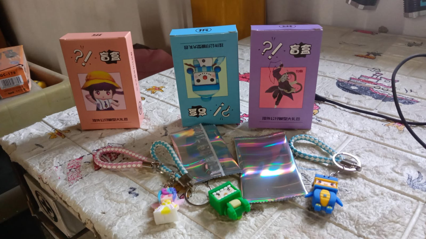 Cute Keychain With Card Gift - Keychain Accessories Key Chain Backpack Charms Car Keys Keychain for Kids Girls, Unicorn Toy and Charm Key- Chain for Bag / Door Key- Ring / car Key- Ring / Party Favor (Mix Color & Design 1 Pc )