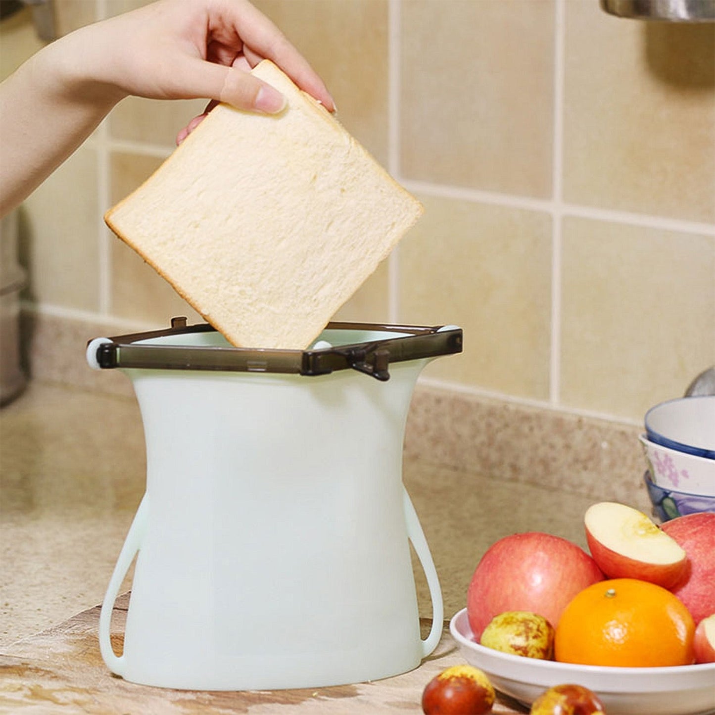 Reusable Silicone Food Storage Bag – Leakproof, Flat Bottom, Freezer & Microwave Safe, BPA-Free Snack & Sandwich Bag (1 Pc)